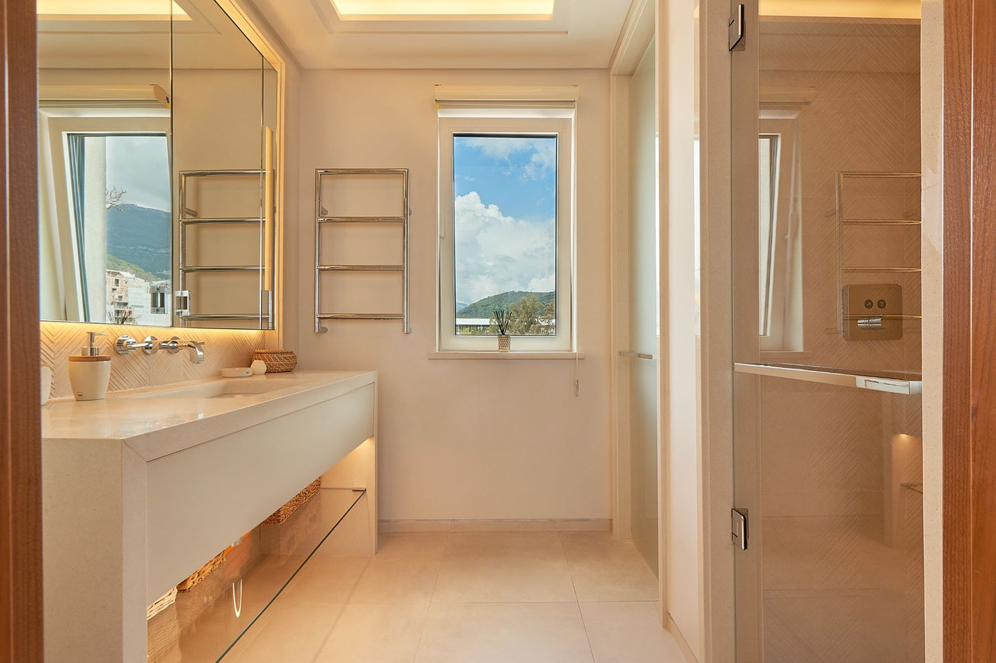 Spacious 2-Bedroom Apartment with Terraces & Sea View – Elena Building, Porto Montenegro