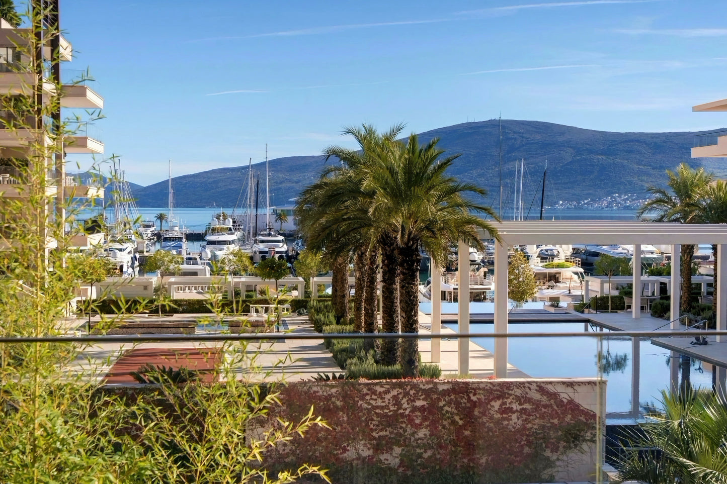 Elegant 1BR with Terrace in Porto Montenegro