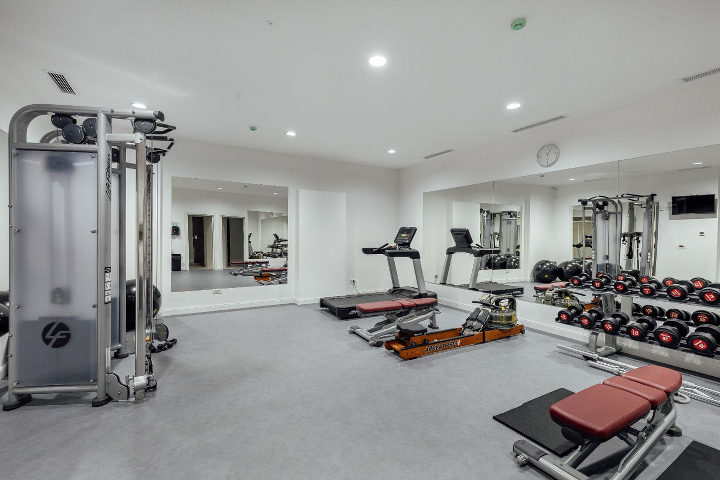 Luxury 2-Bedroom Apartment with Pool & Gym – Palazzo Sofia, Tivat