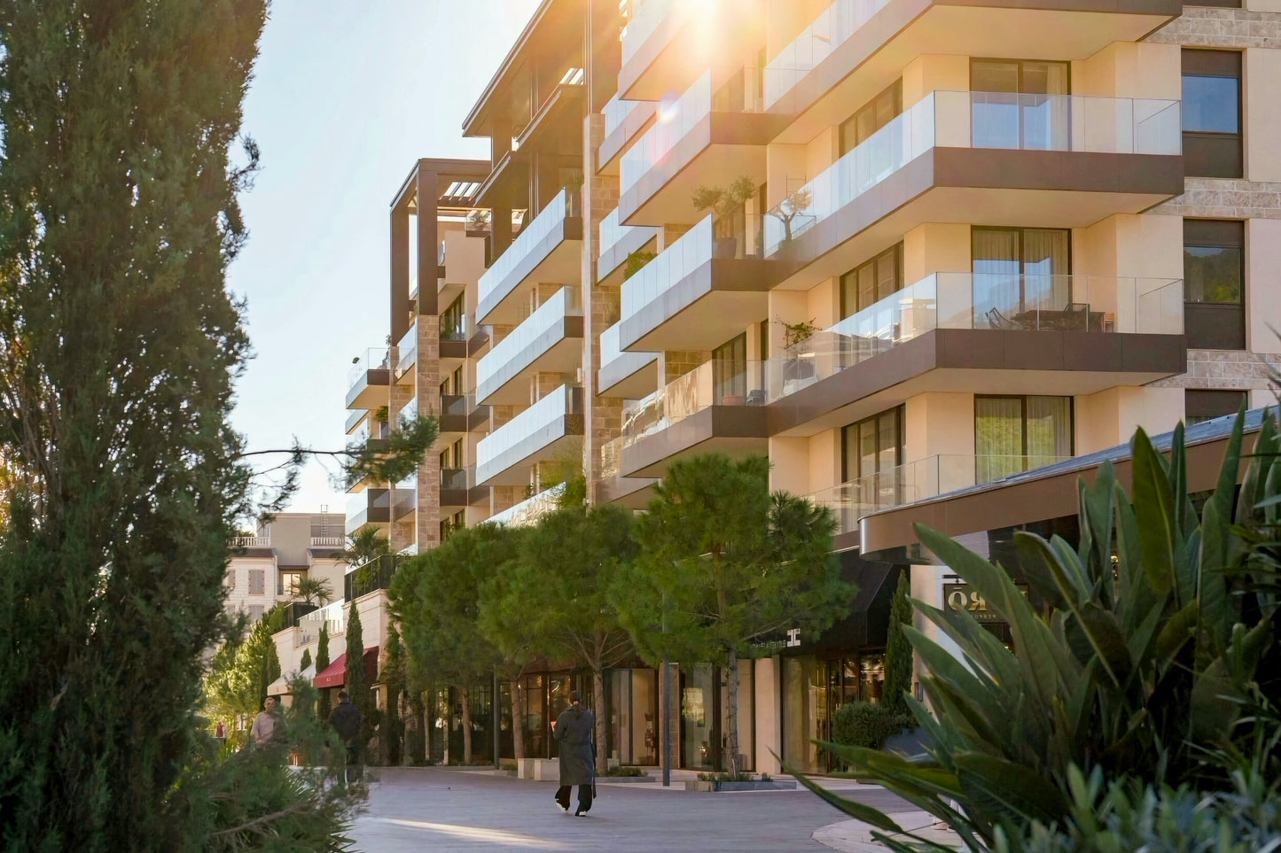 Elegant 1BR with Terrace in Porto Montenegro