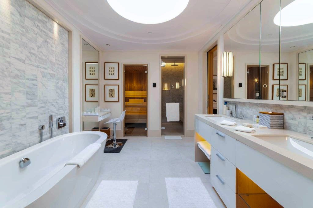 Luxury 3BR Penthouse with Sauna and Terraces — Aqua, Porto Montenegro