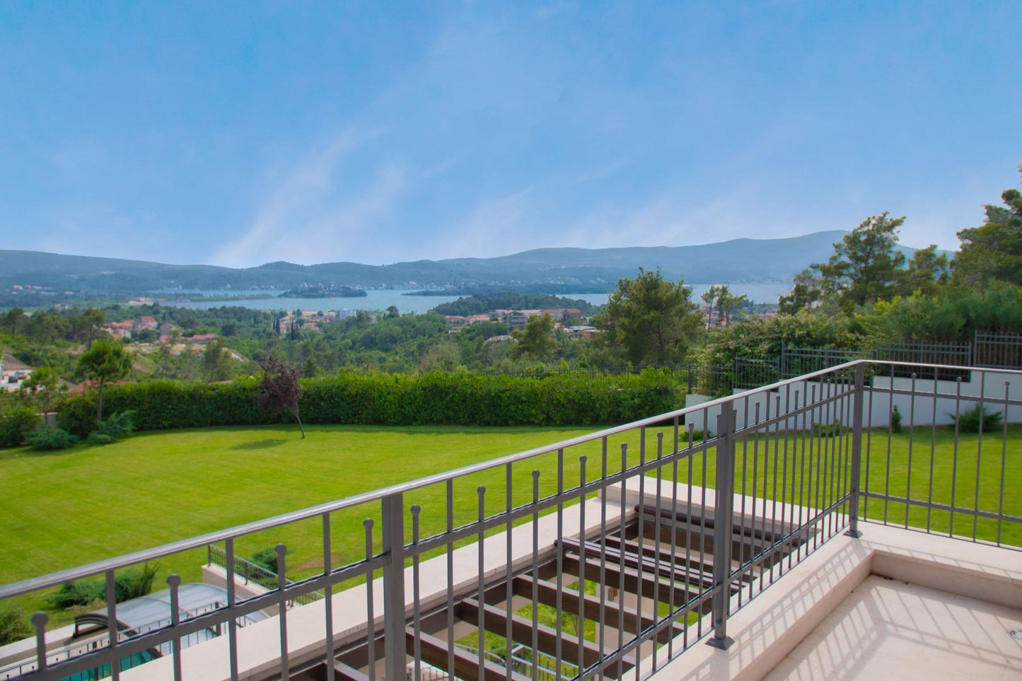 Luxury 6-Bedroom Mediterranean Villa with Infinity Pool & Panoramic Bay Views – Tivat