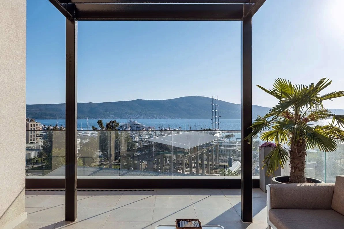 Modern 2BR Duplex Penthouse with Panoramic Sea View — Thea, Boka Place