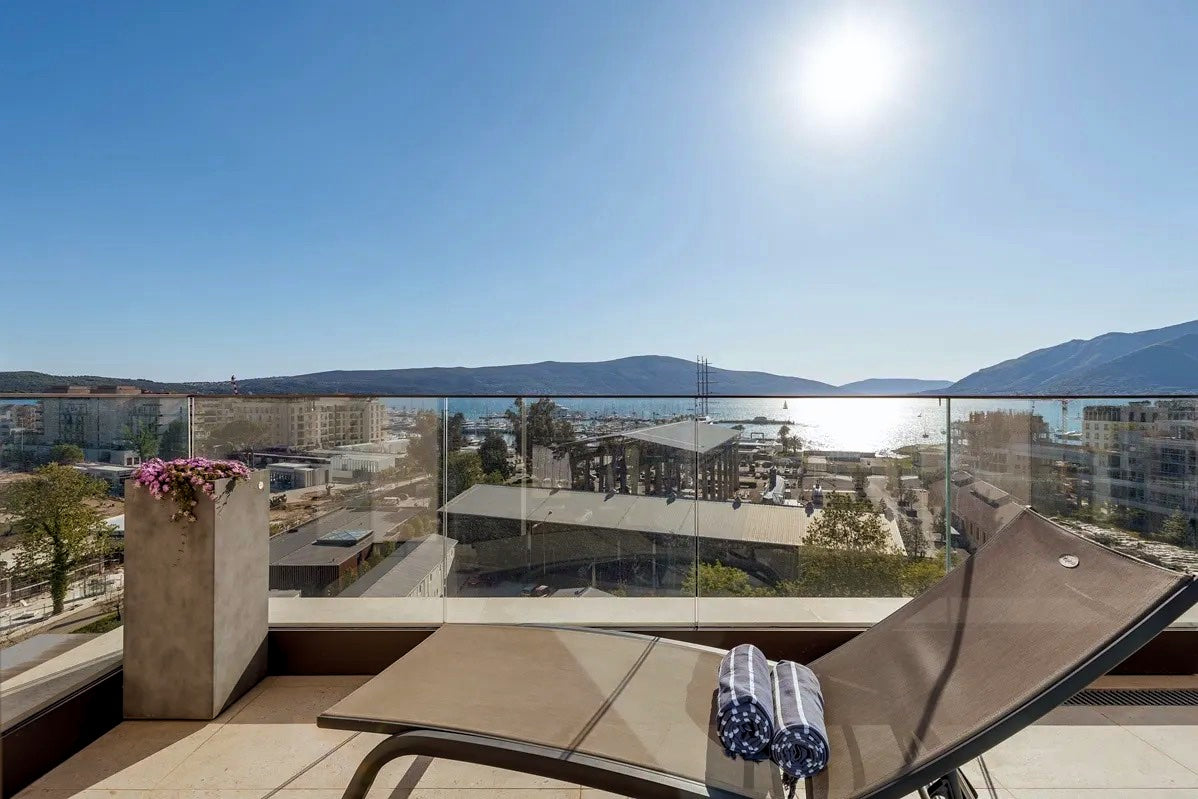 Modern 2BR Duplex Penthouse with Panoramic Sea View — Thea, Boka Place