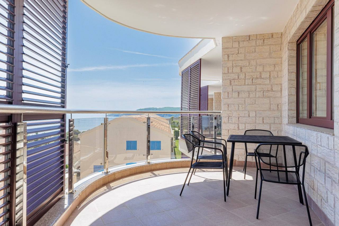 1BR Lux Apart in Becici
